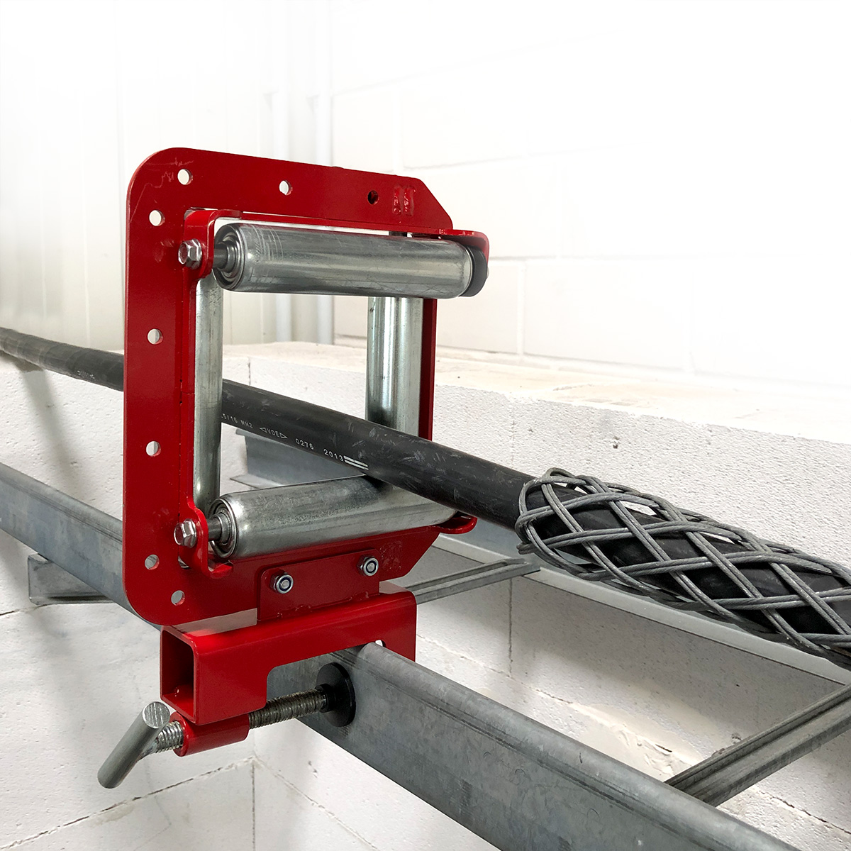 cable-tray-roller